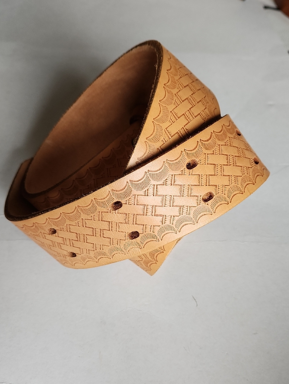 NEW WITHOUT TAG / Klein Tools Embossed Leather Belt in Natural Tan - Picture 6 of 8